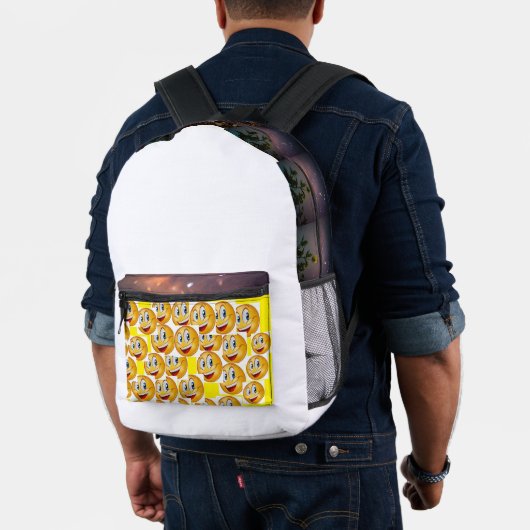 versatile backpack with a unique emoji pocket  プリントバックパック (インサイチュ (モデル))
