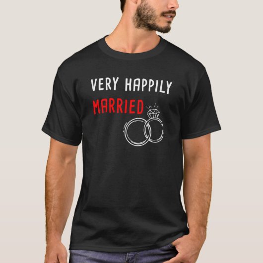 Very Happily Married u2013 Husband & Wife Couples  Tシャツ (正面)