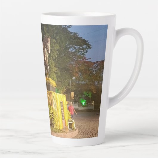Very nice design on カフェラテマグ (右)