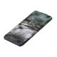 Verzascaの川による円形にされた石の崖 iPod Touch 5G ケース (上部)