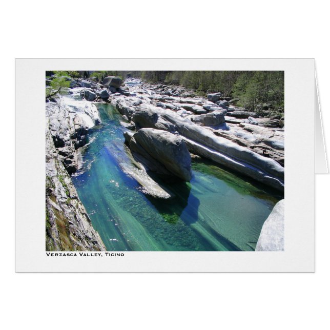 Verzascaの谷、ティチーノ州 (正面横)