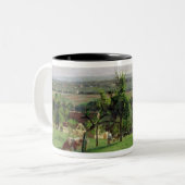 Vesinet、イヴリーヌ県のカミーユ・ピサロ|の山腹、 ツートーンマグカップ (正面左)