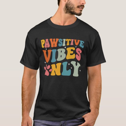 Vet Tech Pawsitive Vibes Vet Assistant Veterinaria Tシャツ (正面)