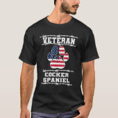 Veteran Cocker Spaniel Retired Dog  Retirement Pet Tシャツ (正面)