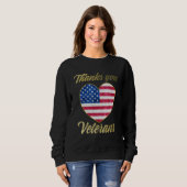 Veterans Day with American flag for Men Dad Women  スウェットシャツ (正面フル)