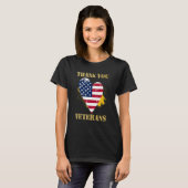 Veterans Day with American flag for Men Dad Women  Tシャツ (正面フル)