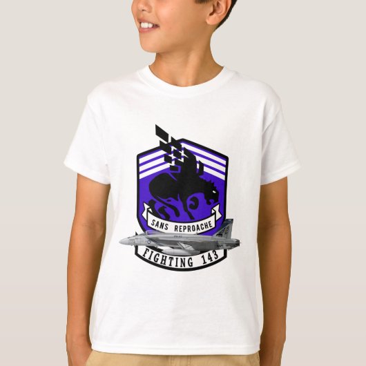 VFA-143 "Pukin"はF-18スズメバチの後をつけます Tシャツ (正面)