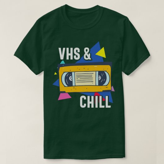 VHSとChillレトロおもしろいVHSテープギフト Tシャツ (デザイン正面)