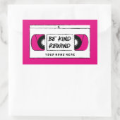 VHS Be Kind巻き戻しノベルティ 長方形シール (バッグ)