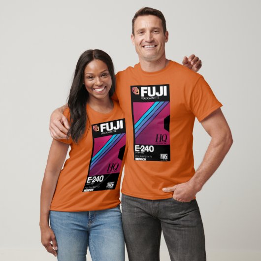 VHS Fuji E240HQ Tシャツ (ユニセックス)