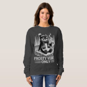 Vibes Only -霜の降りたアイスフロエのコージーペンギン スウェットシャツ (正面フル)