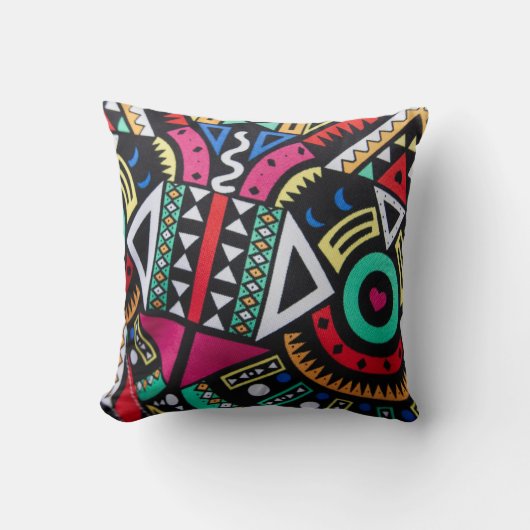 Vibrant Afro-Centric Geometric Pattern – Bold Trib クッション (正面)