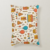 Vibrant Birthday Party Seamless Pattern アクセントクッション (正面(垂直))