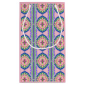 Vibrant Bloom Kaleidoscope: Pink & Emerald Mandala スモールペーパーバッグ (裏面)