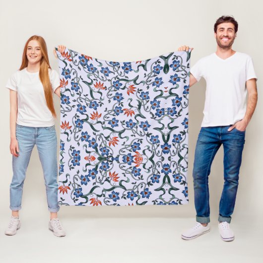  Vibrant Blue Floral Patterns with Green Vines フリースブランケット (インサイチュ)