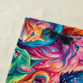 Vibrant Cat Dreamscape – Psychedelic Boho ビーチタオル (インサイチュ)