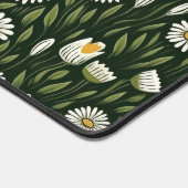 Vibrant Daisy Pattern with Lush Green Accents デスクマット (コーナー)