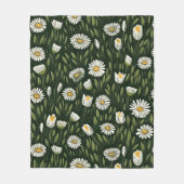 Vibrant Daisy Pattern with Lush Green Accents フリースブランケット (正面)
