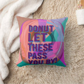 Vibrant Donut with Motivational Text Graphic クッション (ブランケット)