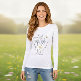 Vibrant field of wildflowers  トライブレンドＴシャツ