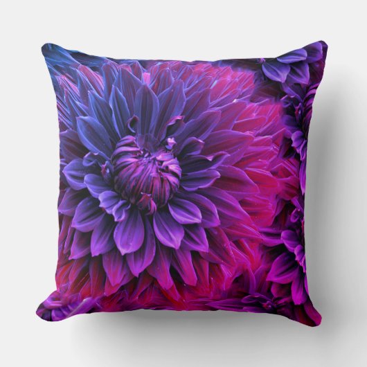 Vibrant Fractal Blossom Art クッション (正面)