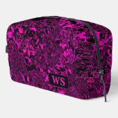 Vibrant Fuchsia Monogram Toiletry Bag  ドップキット (右コーナー)