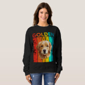 Vibrant Golden Retriever Retro Design スウェットシャツ (正面フル)