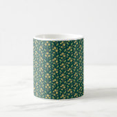 Vibrant Green Pattern with Yellow Flowers & Leaves コーヒーマグカップ (中央)