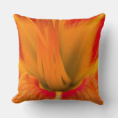 Vibrant orange daylily macro botanical decor クッション (正面)