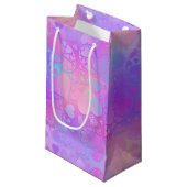 Vibrant Pink Holographic Heart Pattern Design スモールペーパーバッグ (正面アングル)