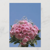 Vibrant Pink Rose Bouquet & Blue Sky Summer  招待状 (裏面)