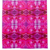 Vibrant pink rose petals XL-size floral pattern シャワーカーテン (正面)