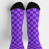 Vibrant Purple and Lavender Checkerboard  ソックス (上部)