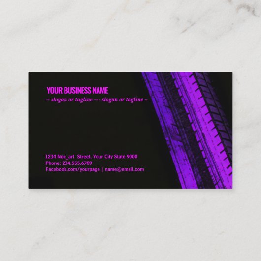 Vibrant Purple Trails on Dark Canvas 名刺 (裏面)