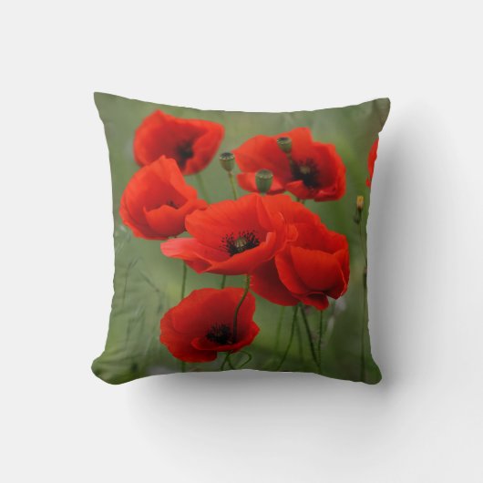 Vibrant Red Poppies Artistic Floral Throw Pillow クッション (正面)