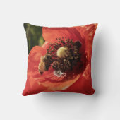 Vibrant Red Poppy and Honey Bee Throw Pillow クッション (裏面)