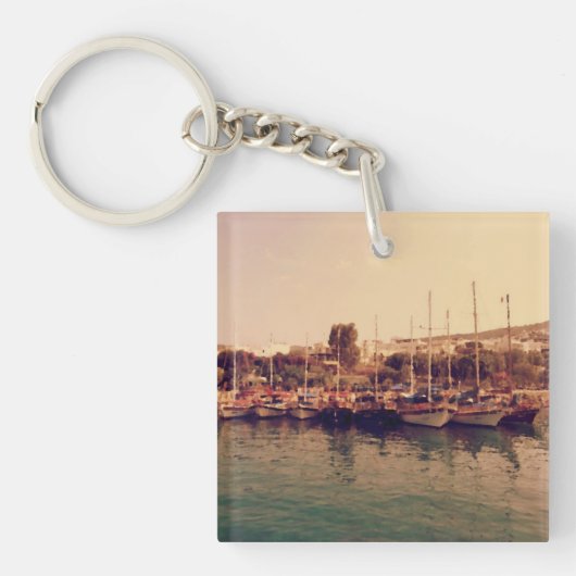 Vibrant retro coral sunset Bodrum harbor shore キーホルダー (正面)