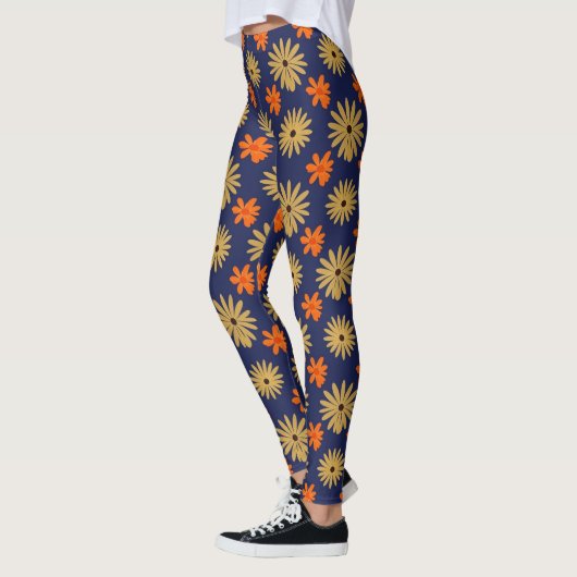 Vibrant Retro Daisy Floral Seamless Pattern Leggin レギンス (左)