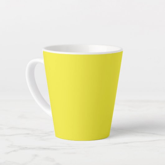 Vibrant Solid Yellow Background  カフェラテマグ (左アングル)