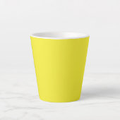 Vibrant Solid Yellow Background  カフェラテマグ (正面)