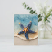 Vibrant Starfish on Sandy Beach ポストカード (スタンド正面)