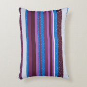 Vibrant Striped Pattern Background アクセントクッション (正面(垂直))