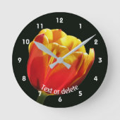 Vibrant Tulip Flower Personalized Round Clock ラウンド壁時計 (正面)