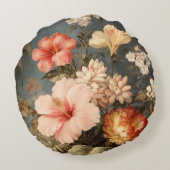 Vibrant Vintage Floral Arrangement ラウンドクッション (裏面)
