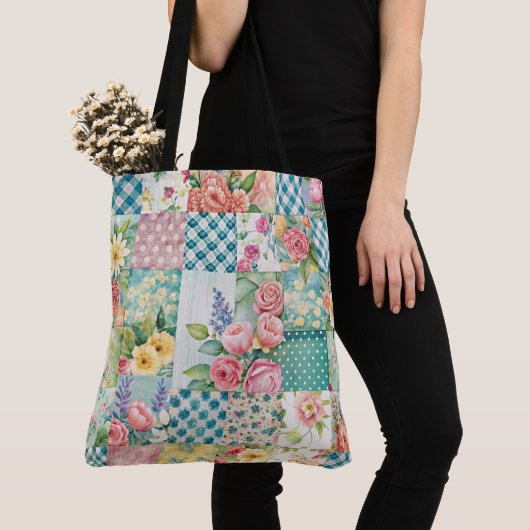 Vibrant Watercolor Spring Floral Patchwork Seamles トートバッグ (クローズアップ)