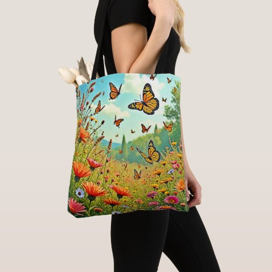 Vibrant Wildflower Butterfly Joy Design トートバッグ (クローズアップ)