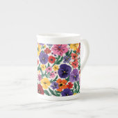 Vibrant Wildflower Pansy Botanical Pattern ボーンチャイナマグカップ (正面右)