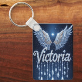 Victoria Name Art with Sparkling Diamond Wings キーホルダー (正面)