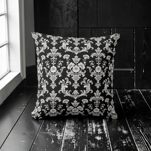 Victorian Black and White Damask Pattern クッション