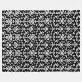 Victorian Black and White Damask Pattern フリースブランケット (正面(横))